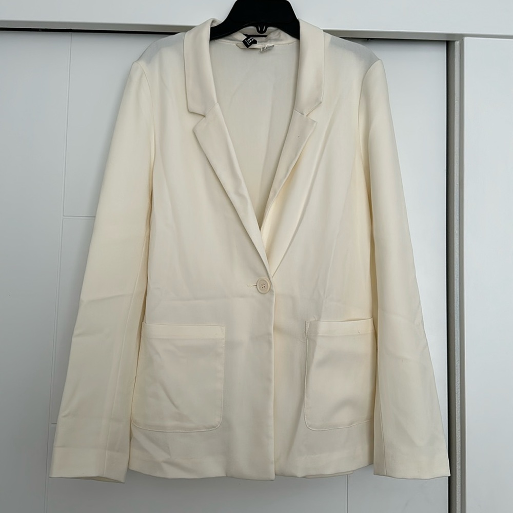 DIVIDED Cream Blazer